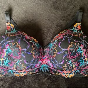 Torrid Dream Wire-free Boost Bra  46D Floral Embroidered Black Neon